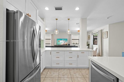 Casa en venta en Cutler Bay, Florida, 5 dormitorios, 231.51 m2 № 2412912 - foto 14