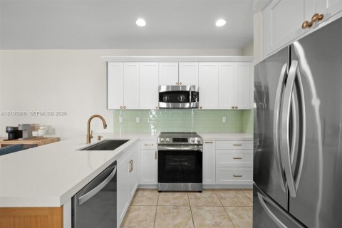 Casa en venta en Cutler Bay, Florida, 5 dormitorios, 231.51 m2 № 2412912 - foto 12