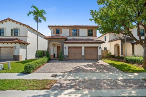 Villa ou maison à Cutler Bay, Floride 5 chambres, 231.51 m2 № 2412912