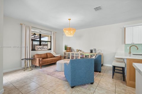 Casa en venta en Cutler Bay, Florida, 5 dormitorios, 231.51 m2 № 2412912 - foto 8