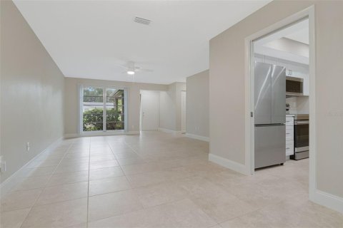 Villa ou maison à louer à Palm Harbor, Floride: 2 chambres, 151.62 m2 № 2285603 - photo 13