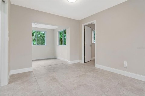 Villa ou maison à louer à Palm Harbor, Floride: 2 chambres, 151.62 m2 № 2285603 - photo 10