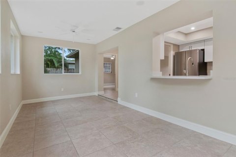 Villa ou maison à louer à Palm Harbor, Floride: 2 chambres, 151.62 m2 № 2285603 - photo 27