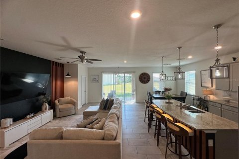 House in Wesley Chapel, Florida 4 bedrooms, 191.1 sq.m. № 1744388 - photo 6