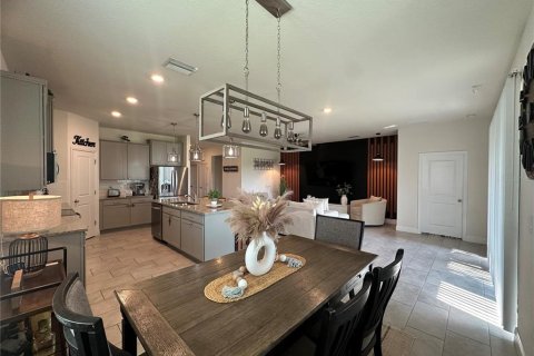 House in Wesley Chapel, Florida 4 bedrooms, 191.1 sq.m. № 1744388 - photo 9
