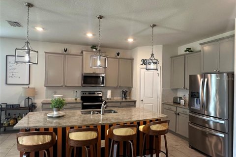 House in Wesley Chapel, Florida 4 bedrooms, 191.1 sq.m. № 1744388 - photo 12