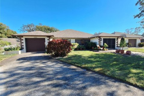 Villa ou maison à Palm Harbor, Floride 2 chambres, 99.96 m2 № 2106567