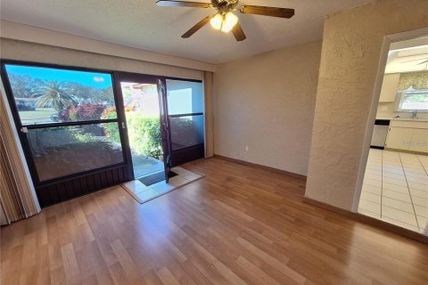 Villa ou maison à louer à Palm Harbor, Floride: 2 chambres, 99.96 m2 № 2106567 - photo 3