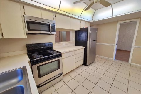 Villa ou maison à louer à Palm Harbor, Floride: 2 chambres, 99.96 m2 № 2106567 - photo 9