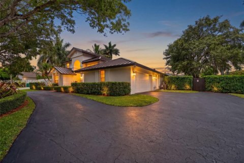 Casa en Palmetto Bay, Florida 4 dormitorios, 289.39 m2 № 2085980