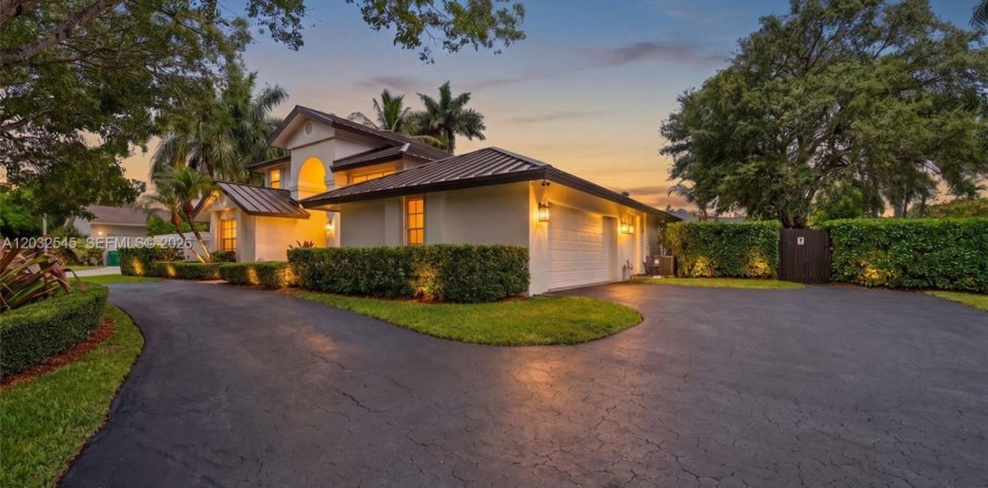 Casa en Palmetto Bay, Florida 4 dormitorios, 289.39 m2 № 2085980