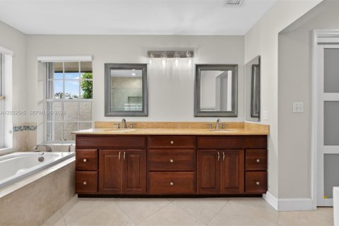Casa en alquiler en Palmetto Bay, Florida, 4 dormitorios, 289.39 m2 № 2085980 - foto 29