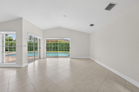 Casa en alquiler en Palmetto Bay, Florida, 4 dormitorios, 289.39 m2 № 2085980 - foto 17