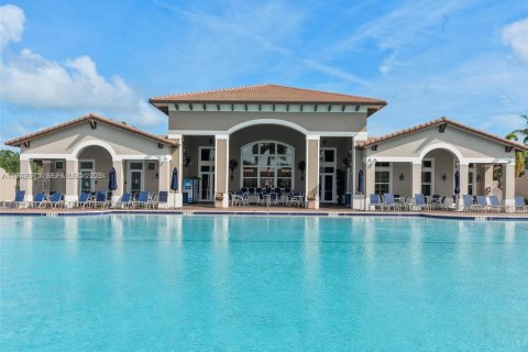 Copropriété à vendre à Cutler Bay, Floride: 3 chambres, 128.48 m2 № 2000107 - photo 4