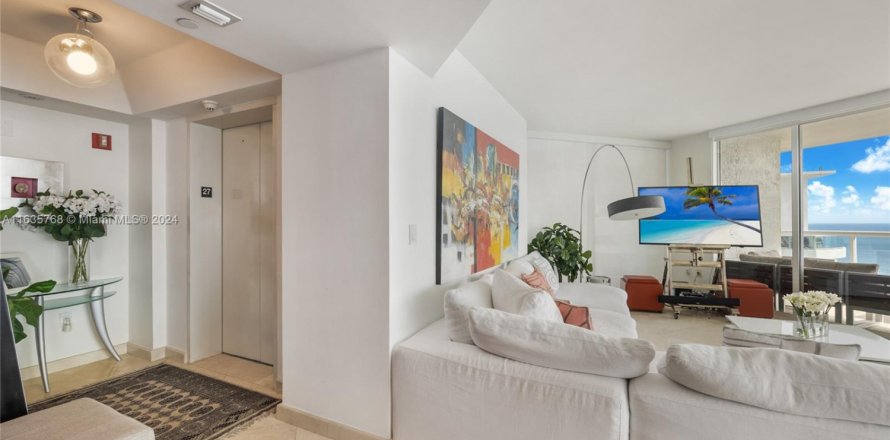 Condo in Sunny Isles Beach, Florida, 3 bedrooms  № 2016147