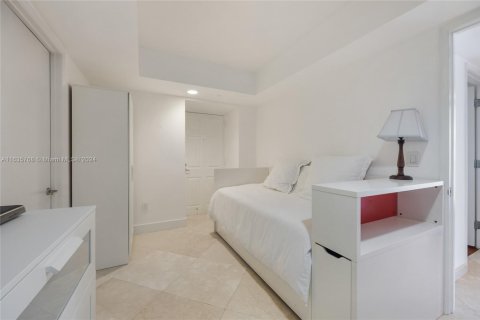 Condo in Sunny Isles Beach, Florida, 3 bedrooms  № 2016147 - photo 25