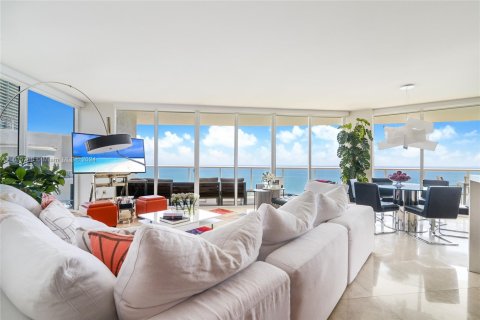 Condo in Sunny Isles Beach, Florida, 3 bedrooms  № 2016147 - photo 4
