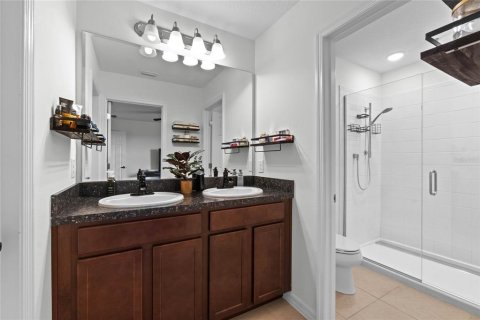 House in Davenport, Florida 4 bedrooms, 196.95 sq.m. № 1828113 - photo 24