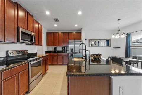 House in Davenport, Florida 4 bedrooms, 196.95 sq.m. № 1828113 - photo 12