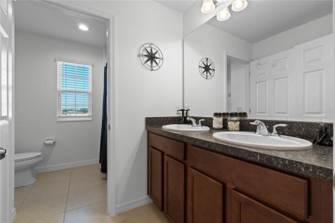 House in Davenport, Florida 4 bedrooms, 196.95 sq.m. № 1828113 - photo 15
