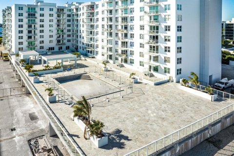 Купить кондоминиум в Палм-Бич, Флорида 4 комнаты, 93.65м2, № 2188581 - фото 28