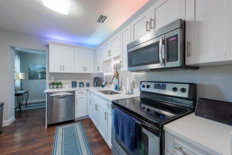 Casa en venta en Gulfport, Florida, 3 dormitorios, 95.6 m2 № 1758184 - foto 10