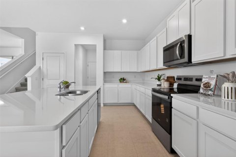 Villa ou maison à vendre à Orlando, Floride: 3 chambres, 215.53 m2 № 2323187 - photo 5