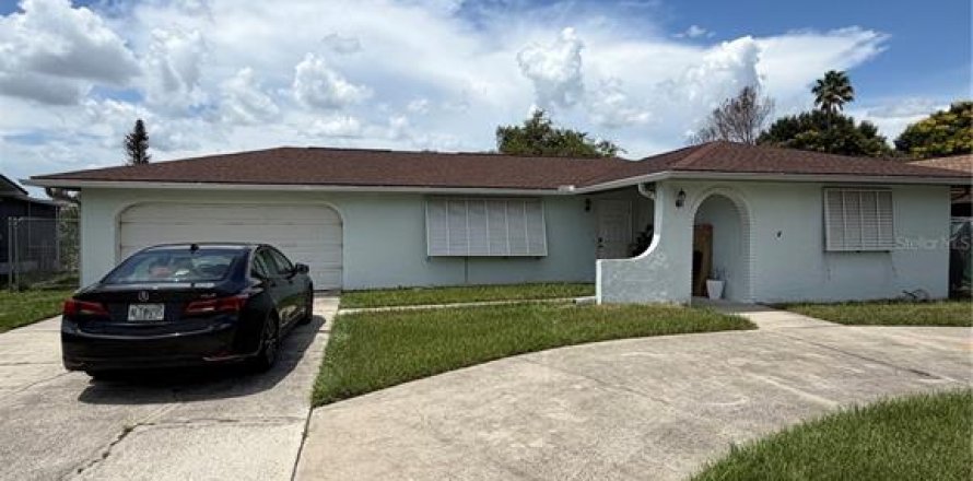 House in Orlando, Florida 1 bedroom, 174.66 sq.m. № 2275618