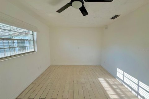 House in Orlando, Florida 1 bedroom, 174.66 sq.m. № 2275618 - photo 2