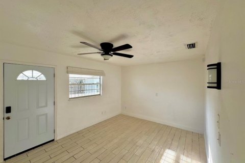 House in Orlando, Florida 1 bedroom, 174.66 sq.m. № 2275618 - photo 7