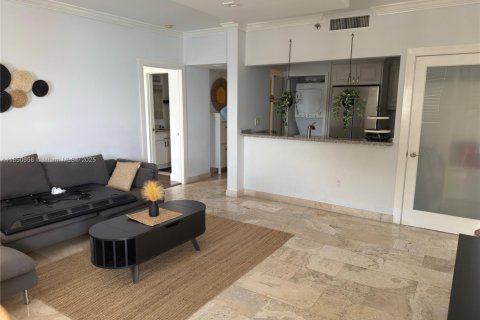 Condominio en alquiler en Miami, Florida, 2 dormitorios, 94.76 m2 № 1875509 - foto 8