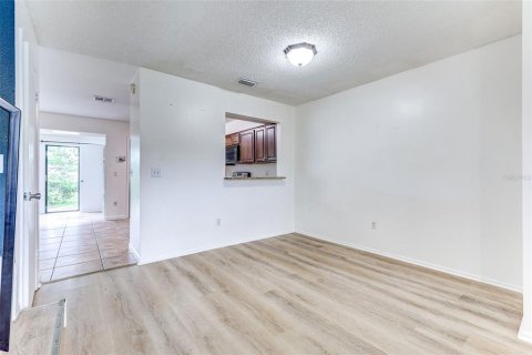 Touwnhouse à vendre à Casselberry, Floride: 3 chambres, 130.62 m2 № 2155671 - photo 12
