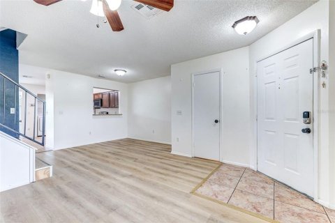 Touwnhouse à vendre à Casselberry, Floride: 3 chambres, 130.62 m2 № 2155671 - photo 9