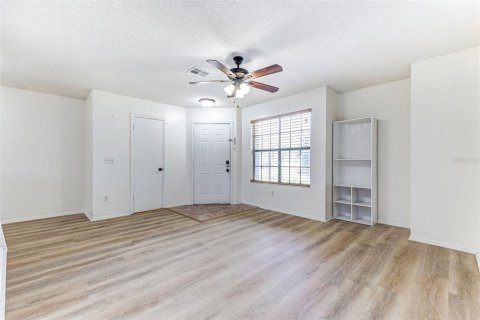 Touwnhouse à vendre à Casselberry, Floride: 3 chambres, 130.62 m2 № 2155671 - photo 6
