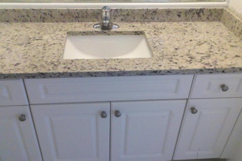 Townhouse in Palm Beach Gardens, Florida 3 bedrooms, 148.64 sq.m. № 2169724 - photo 19