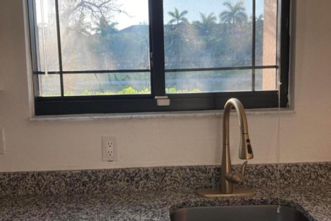 Townhouse in Palm Beach Gardens, Florida 3 bedrooms, 148.64 sq.m. № 2169724 - photo 14
