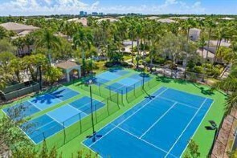 Townhouse in Palm Beach Gardens, Florida 3 bedrooms, 148.64 sq.m. № 2169724