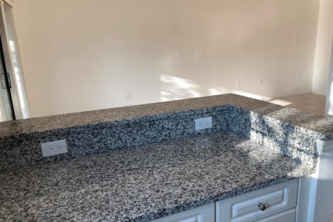 Townhouse in Palm Beach Gardens, Florida 3 bedrooms, 148.64 sq.m. № 2169724 - photo 13