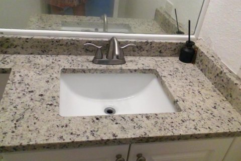 Townhouse in Palm Beach Gardens, Florida 3 bedrooms, 148.64 sq.m. № 2169724 - photo 23