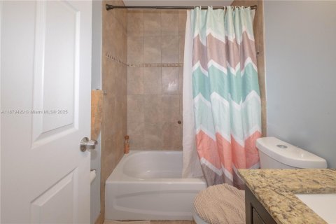 Купить кондоминиум в Майами, Флорида 2 спальни, 72.65м2, № 1896297 - фото 16