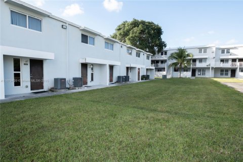 Купить кондоминиум в Майами, Флорида 2 спальни, 72.65м2, № 1896297 - фото 5