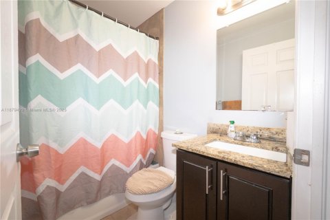 Купить кондоминиум в Майами, Флорида 2 спальни, 72.65м2, № 1896297 - фото 15