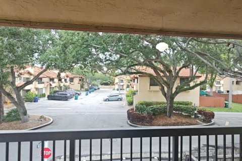 Townhouse in Miami, Florida 2 bedrooms, 107.02 sq.m. № 1689345 - photo 24