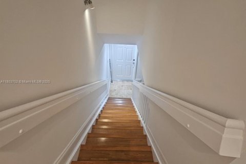 Townhouse in Miami, Florida 2 bedrooms, 107.02 sq.m. № 1689345 - photo 15