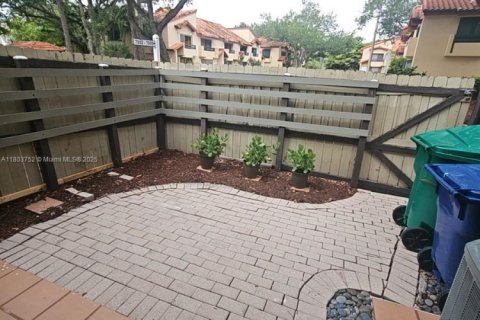 Townhouse in Miami, Florida 2 bedrooms, 107.02 sq.m. № 1689345 - photo 9