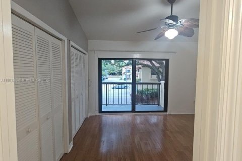 Townhouse in Miami, Florida 2 bedrooms, 107.02 sq.m. № 1689345 - photo 30