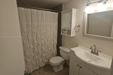 Townhouse in Miami, Florida 2 bedrooms, 107.02 sq.m. № 1689345 - photo 19