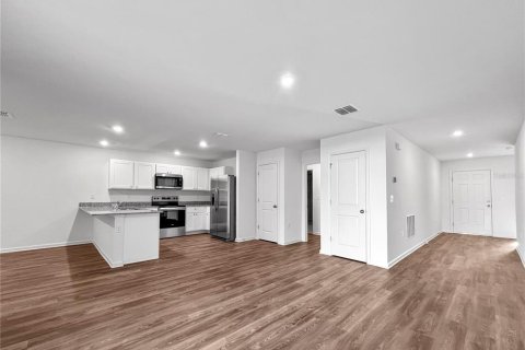 House in Haines City, Florida 3 bedrooms, 137.22 sq.m. № 1872874 - photo 6