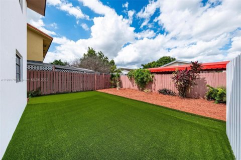 Immobilier commercial à vendre à Hialeah, Floride: 381.27 m2 № 1976349 - photo 16