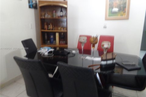 Купить виллу или дом в Майами-Гарденс, Флорида 3 спальни, 165.92м2, № 2017864 - фото 5